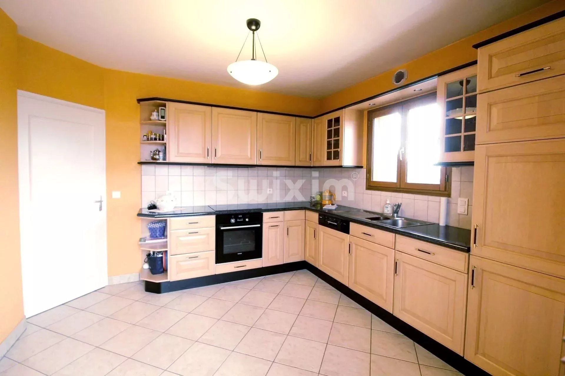 house 7 Rooms for sale on Archamps (74160)