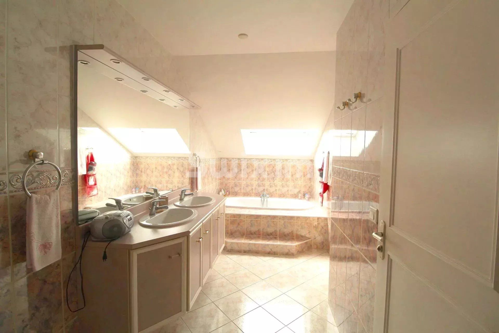 haus 7 Zimmer zum verkauf auf Archamps (74160)