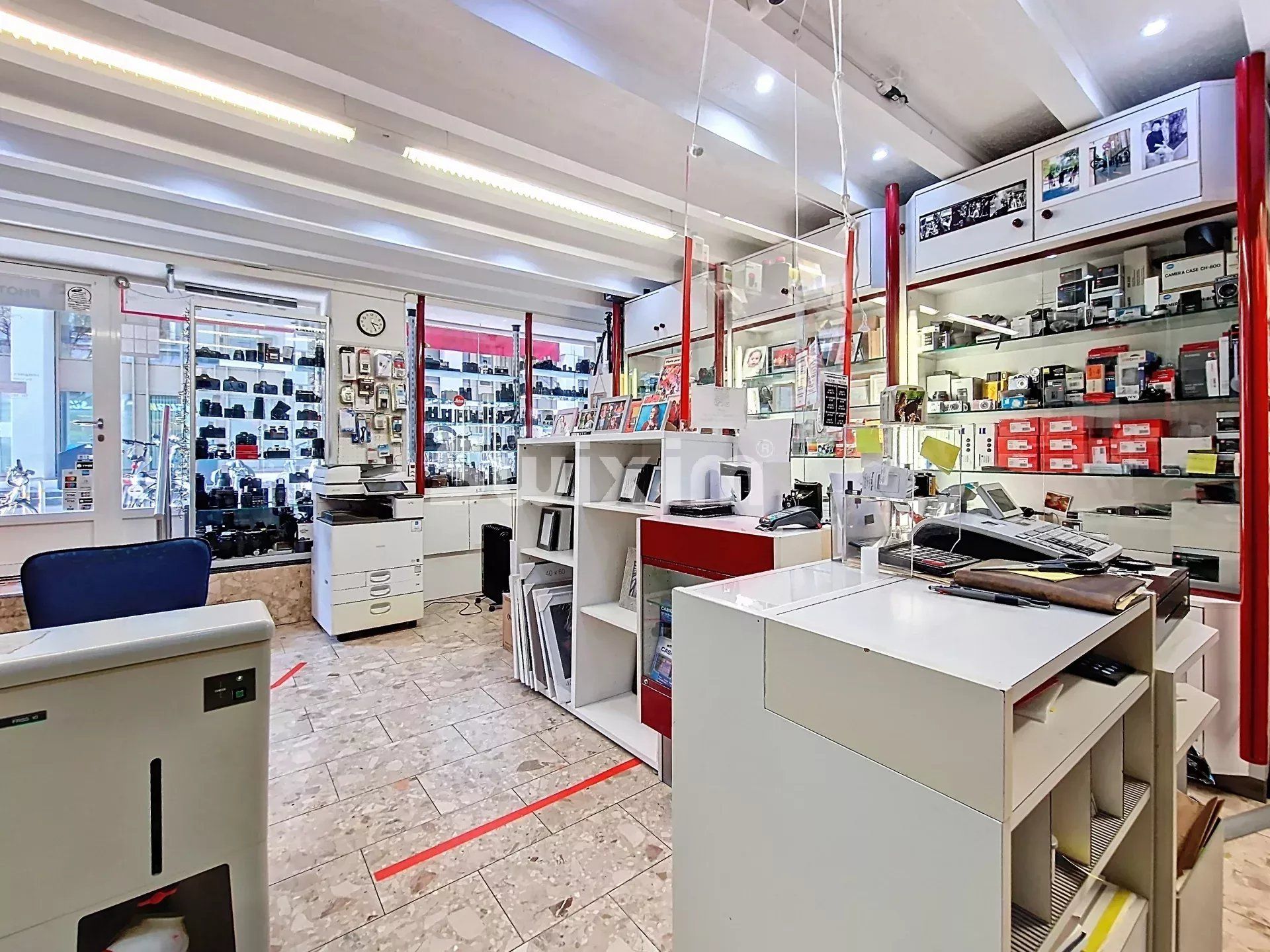 commercial local 1 room for sale on Genève (1201)