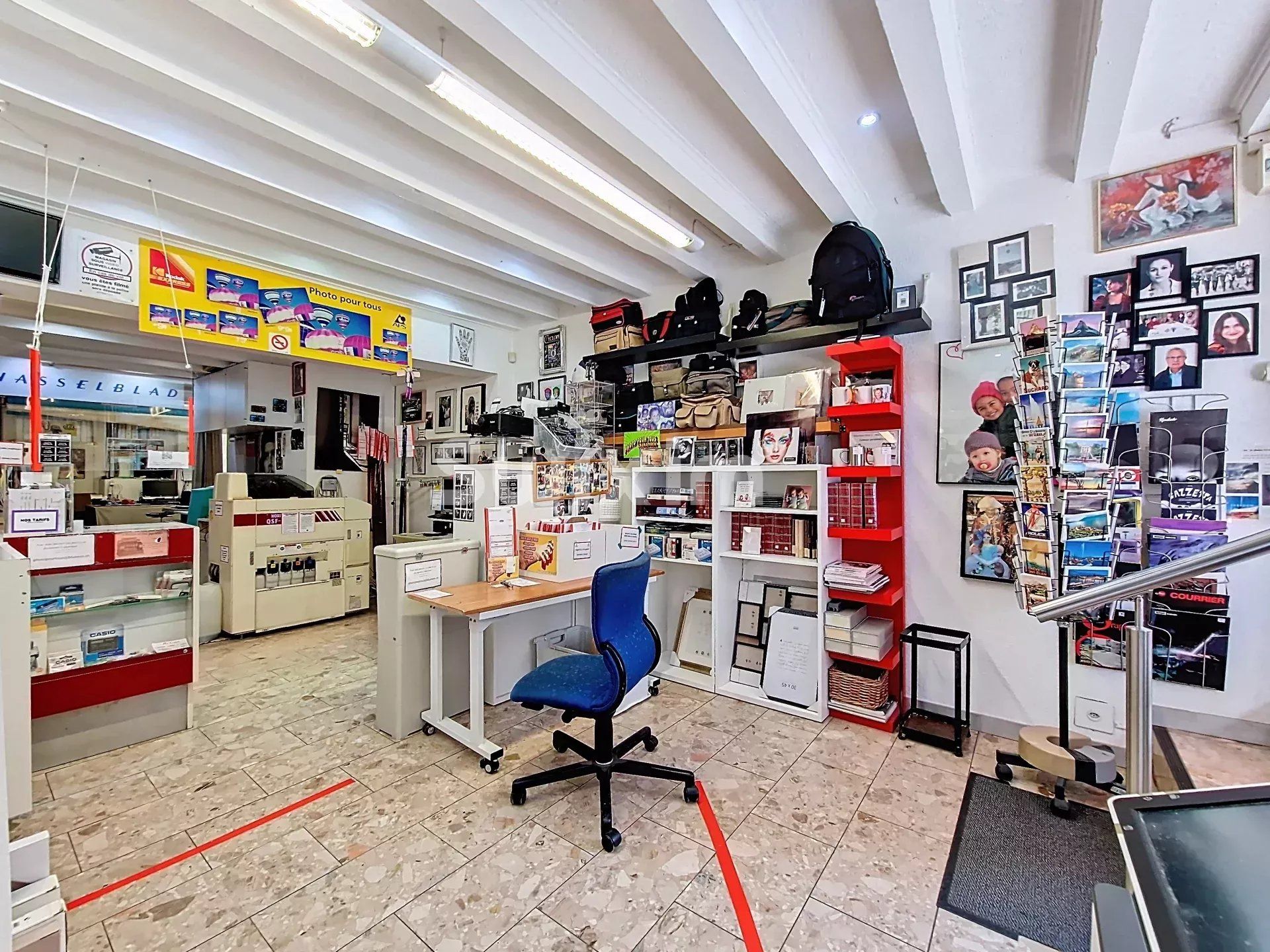 commercial local 1 room for sale on Genève (1201)