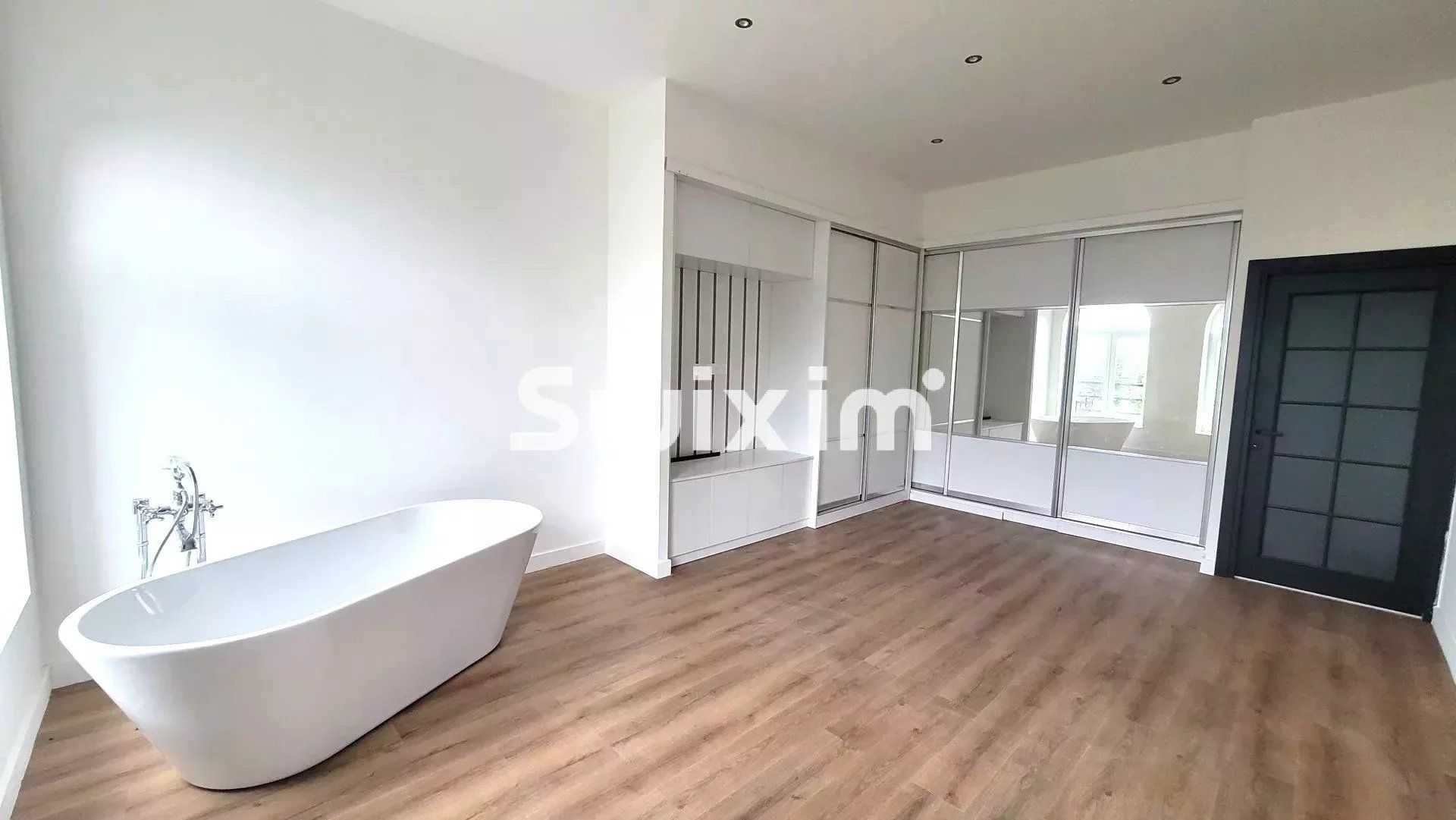 appartamento 6 Camere in vendita su Lons-le-Saunier (39000)