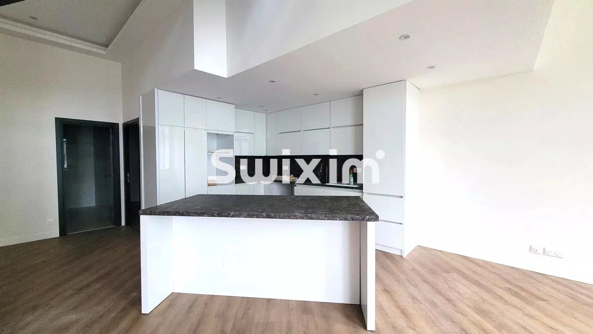 appartamento 6 Camere in vendita su Lons-le-Saunier (39000)