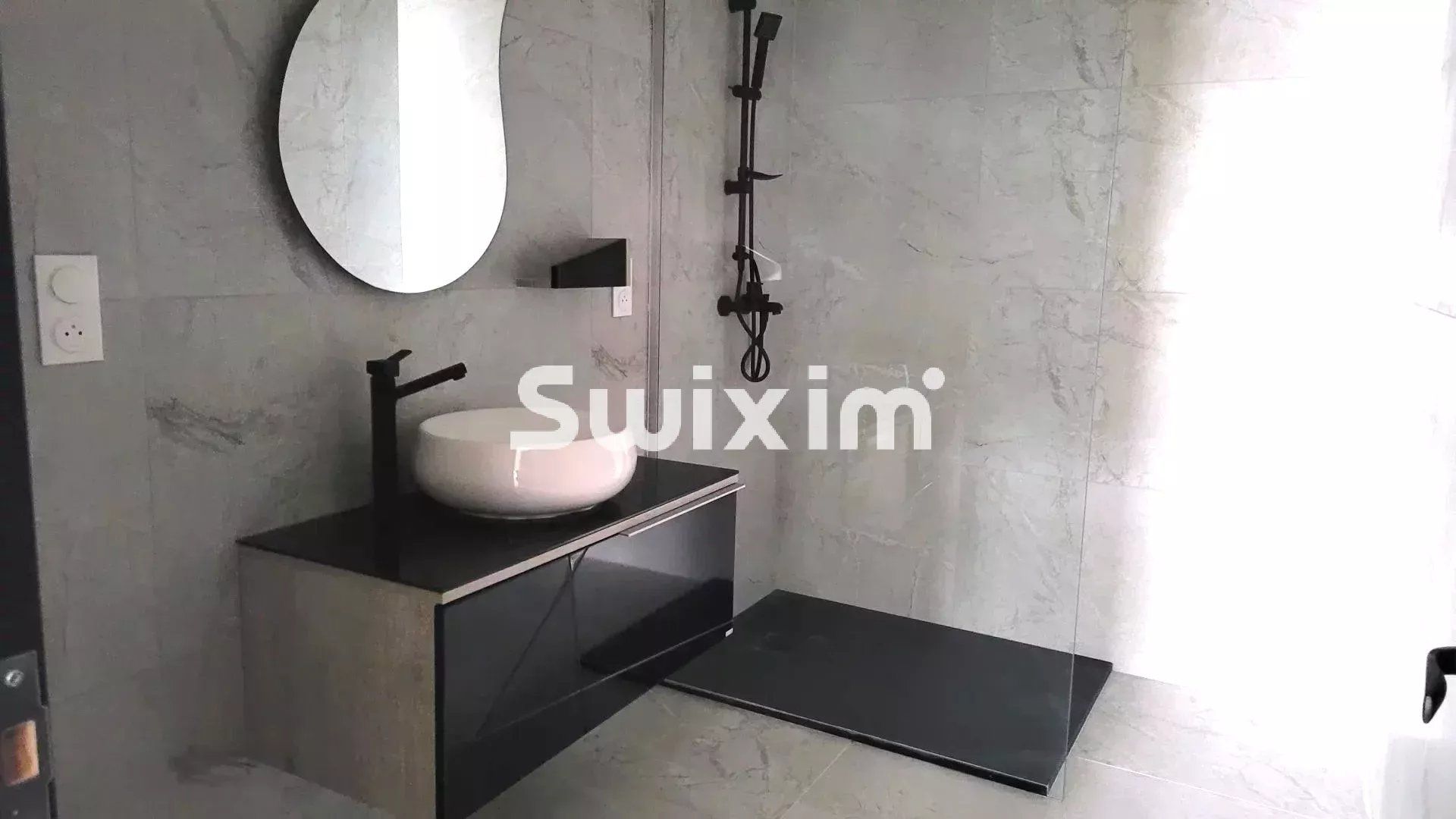 appartamento 6 Camere in vendita su Lons-le-Saunier (39000)