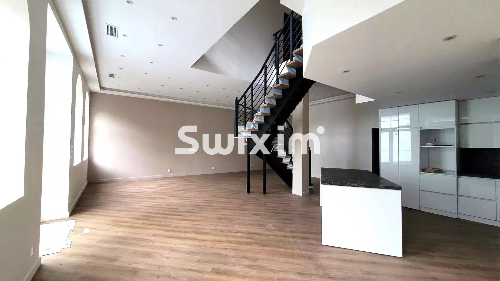 appartamento 6 Camere in vendita su Lons-le-Saunier (39000)