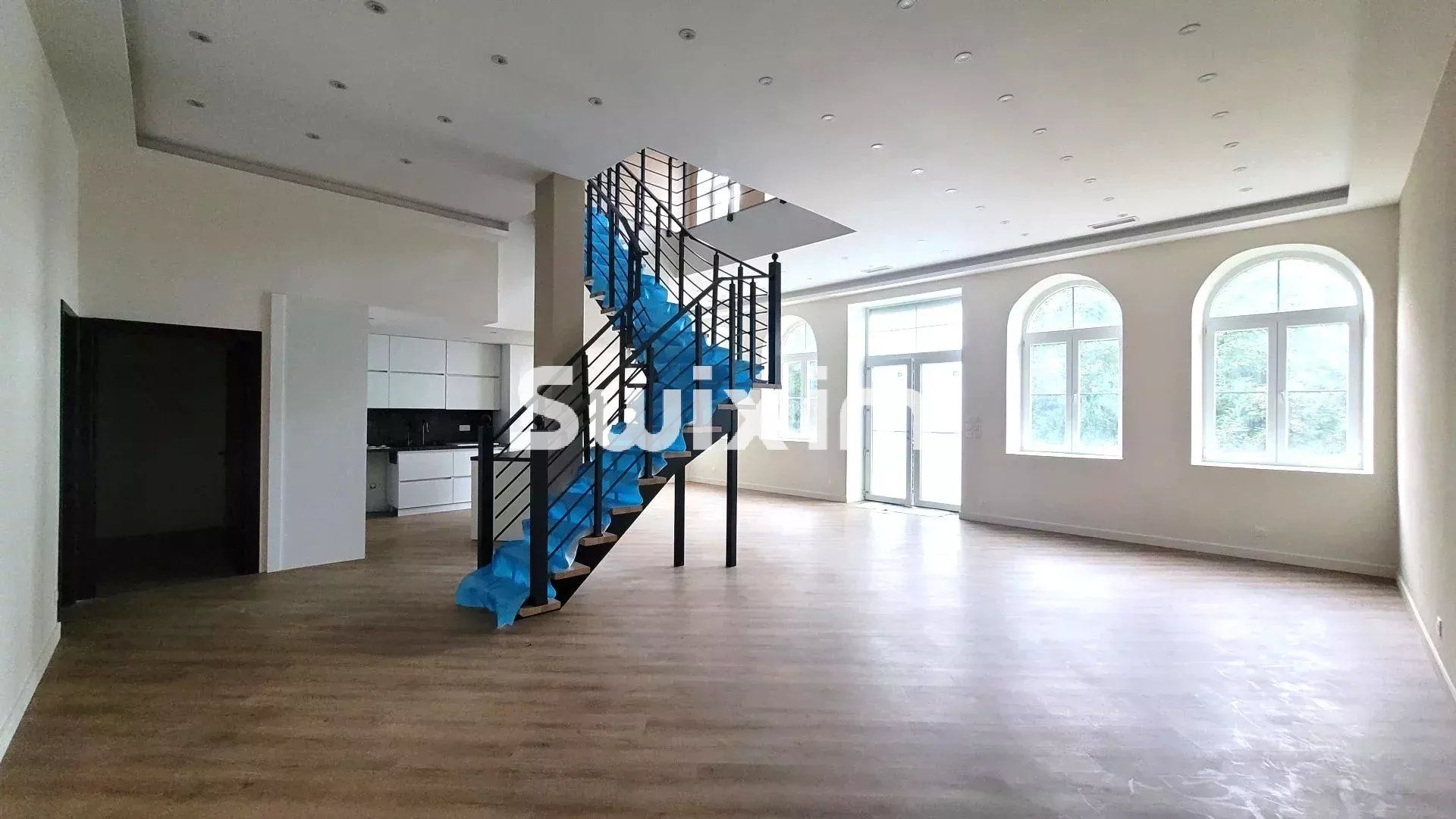 appartamento 6 Camere in vendita su Lons-le-Saunier (39000)