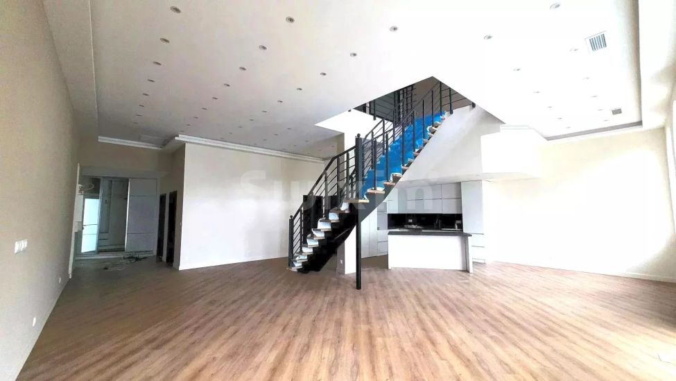 Vente Appartement Lons-le-Saunier 6 Pièces 214 m²