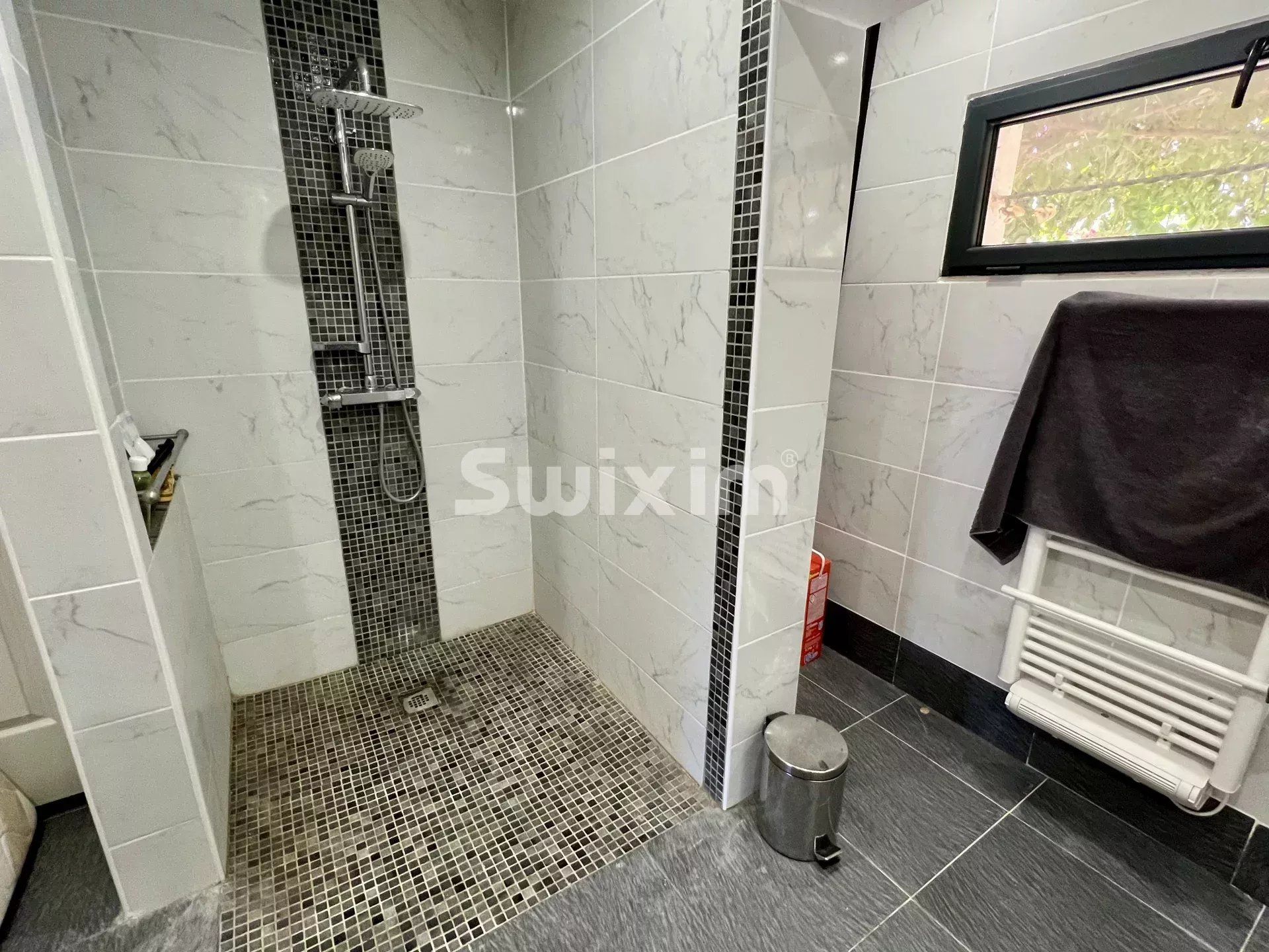 house 5 Rooms for sale on Agde (34300)