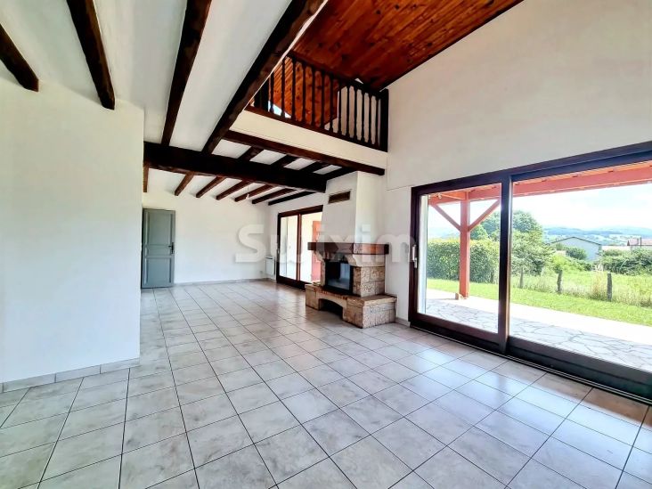 Vente Maison Cambo-les-Bains 6 Pièces 151.7 m²