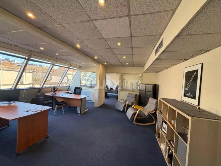 Vente Bureaux Nîmes 64 m²