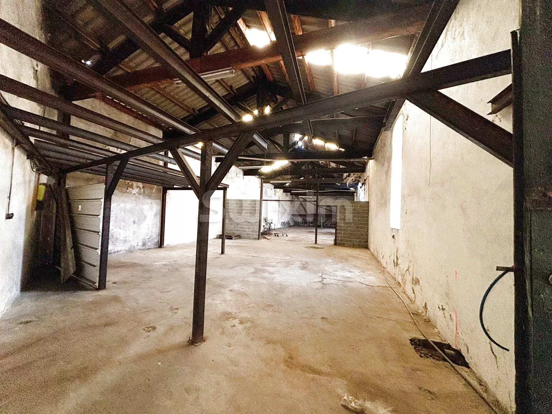 commerce en vente sur Nîmes (30900)