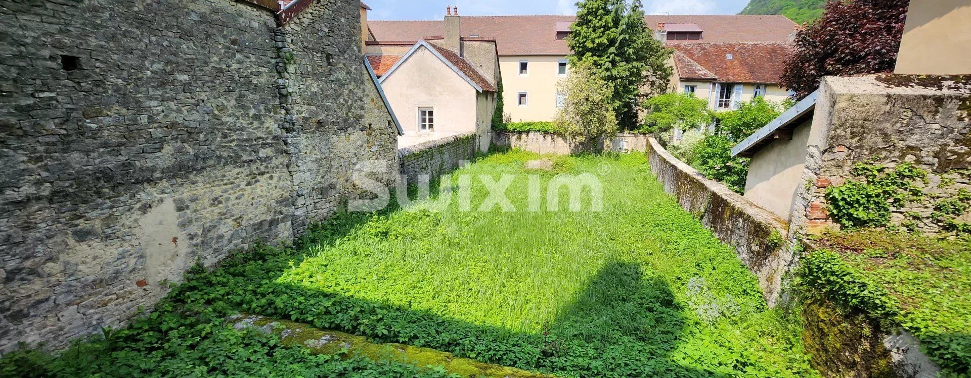 Vente Immeuble Poligny 27&nbsp;Pièces 746.92&nbsp;m²