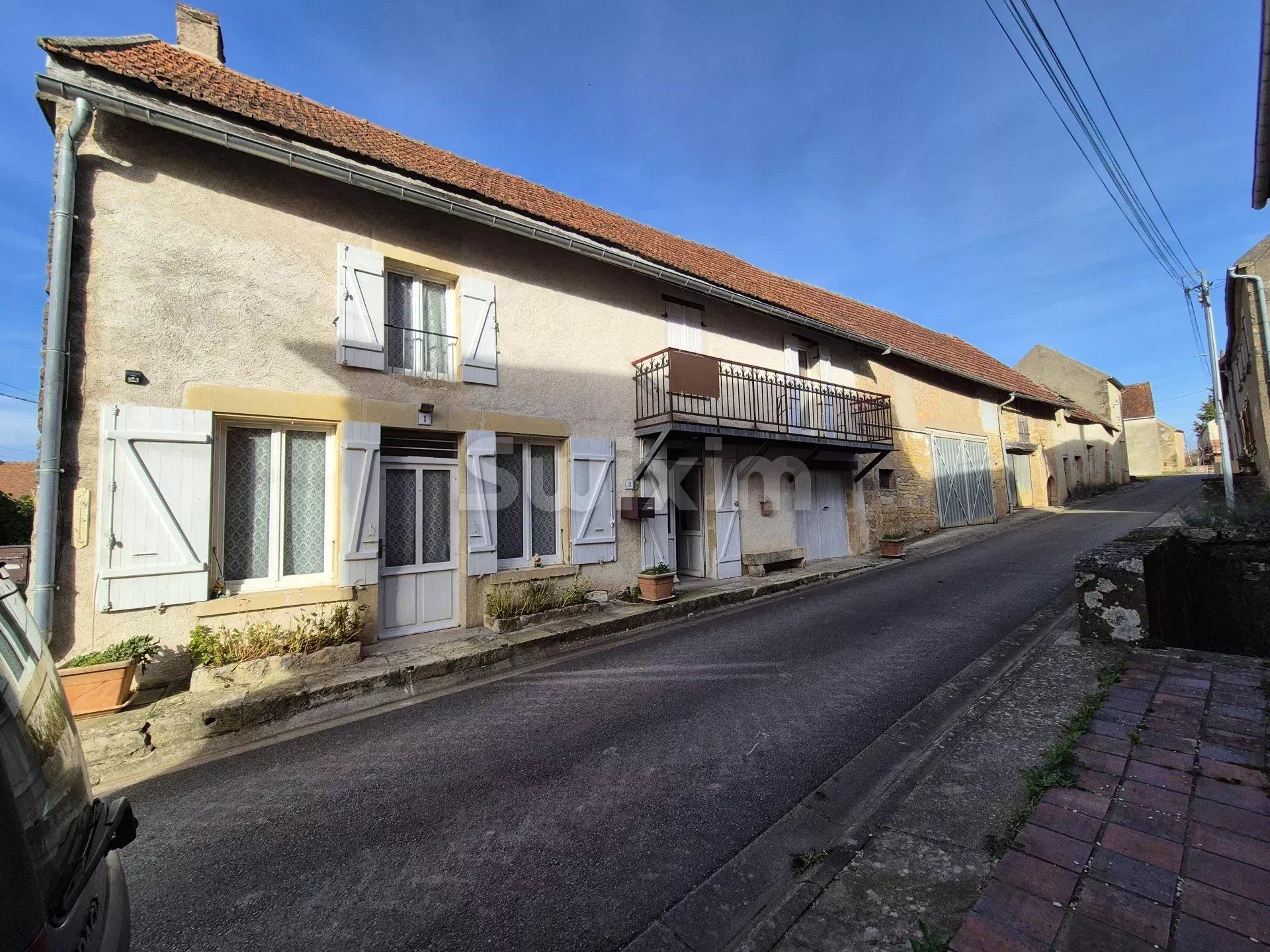 maison 13 Pièces en vente sur Metz-le-Comte (58190)