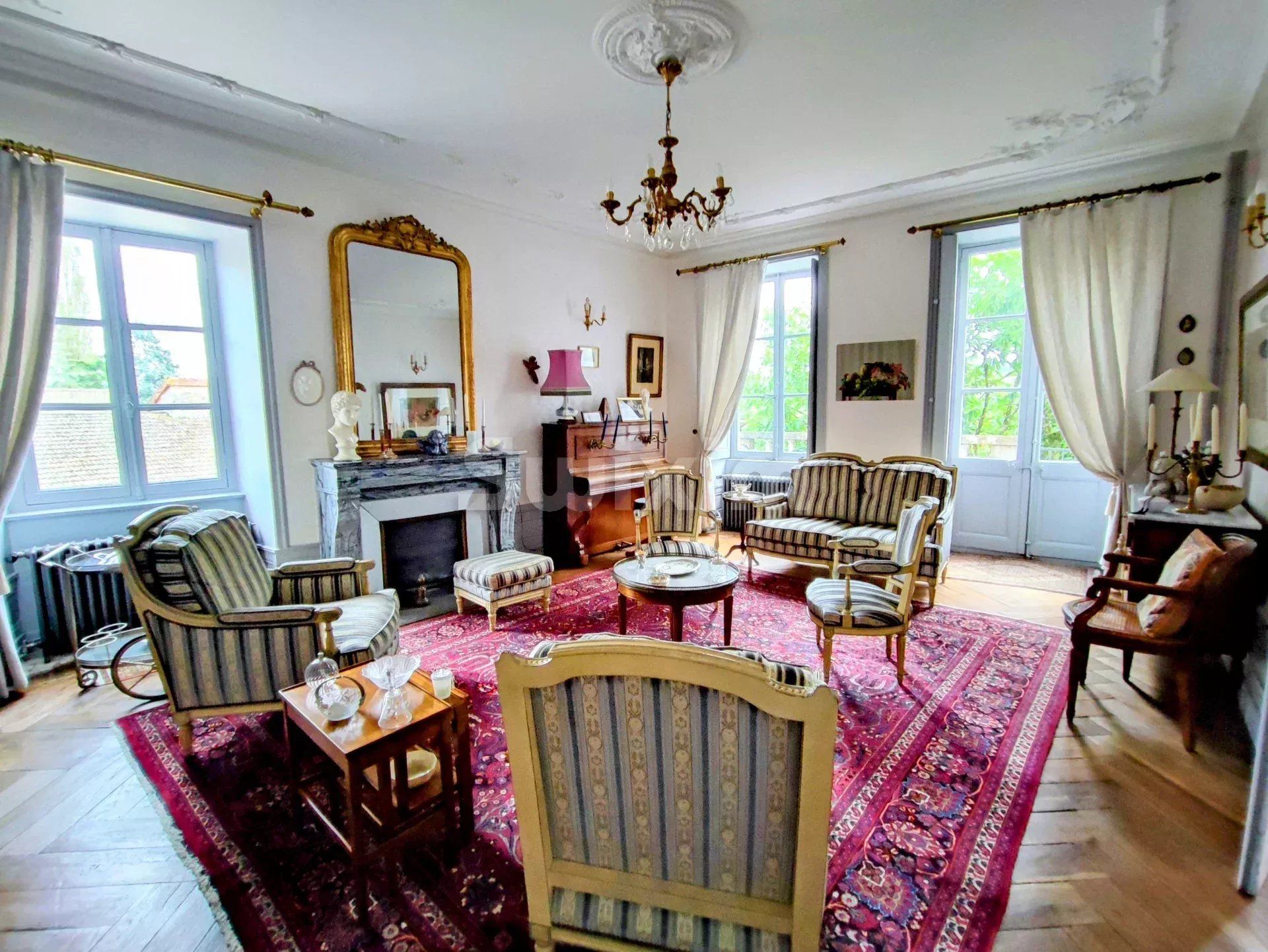 propriété 12 Pièces en vente sur Beaune (21200)