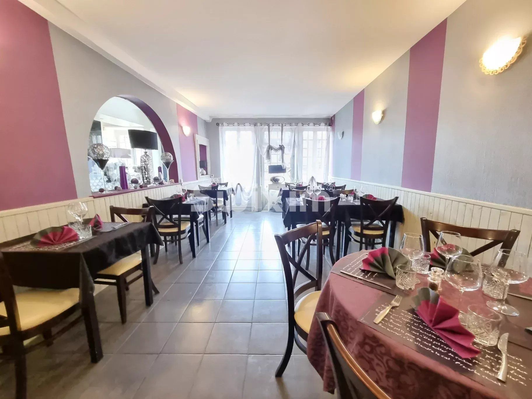 locale commerciale 7 Camere in vendita su Clamecy (58500)