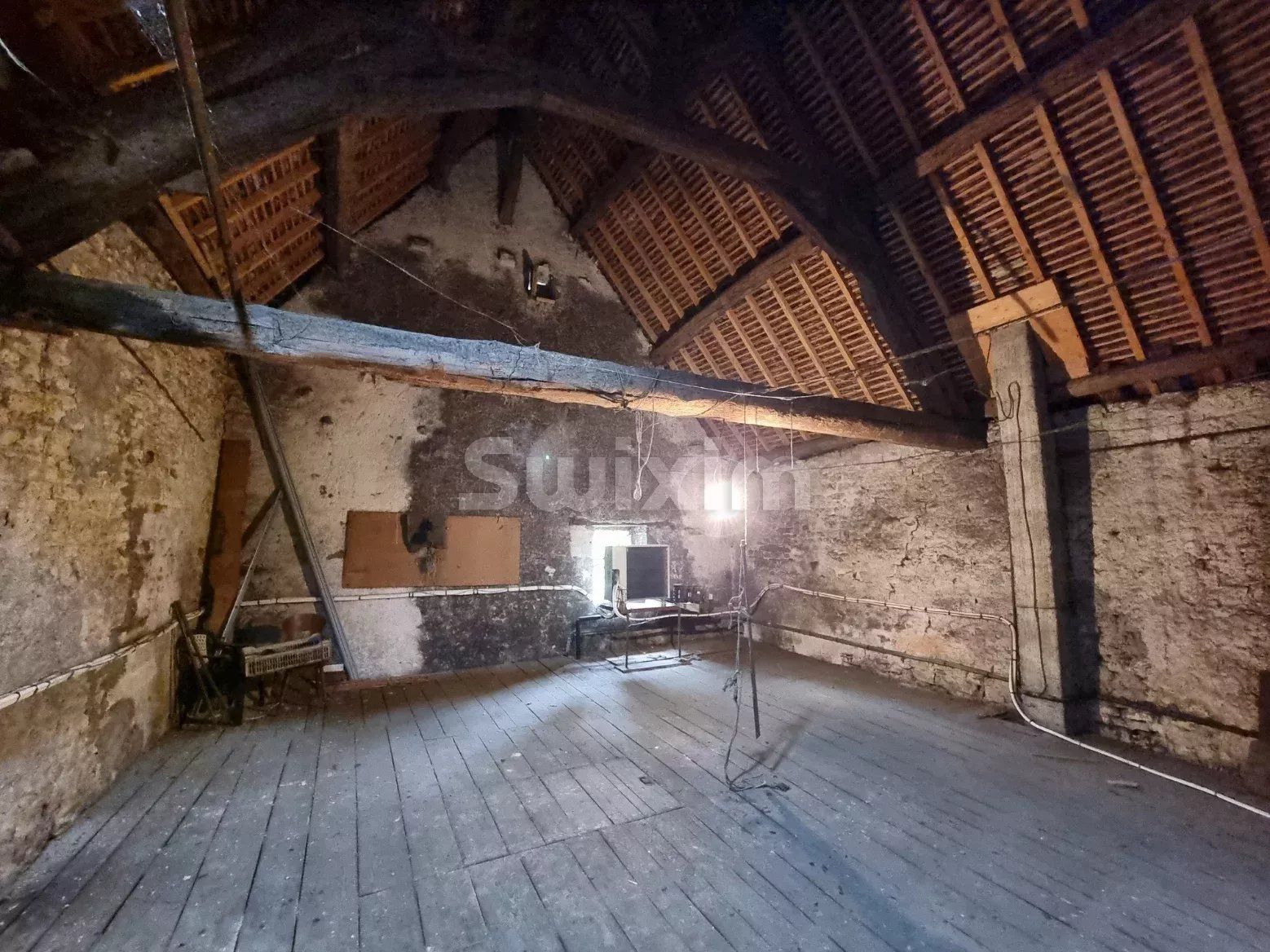 comercial local 7 Quartos para venda sobre Clamecy (58500)