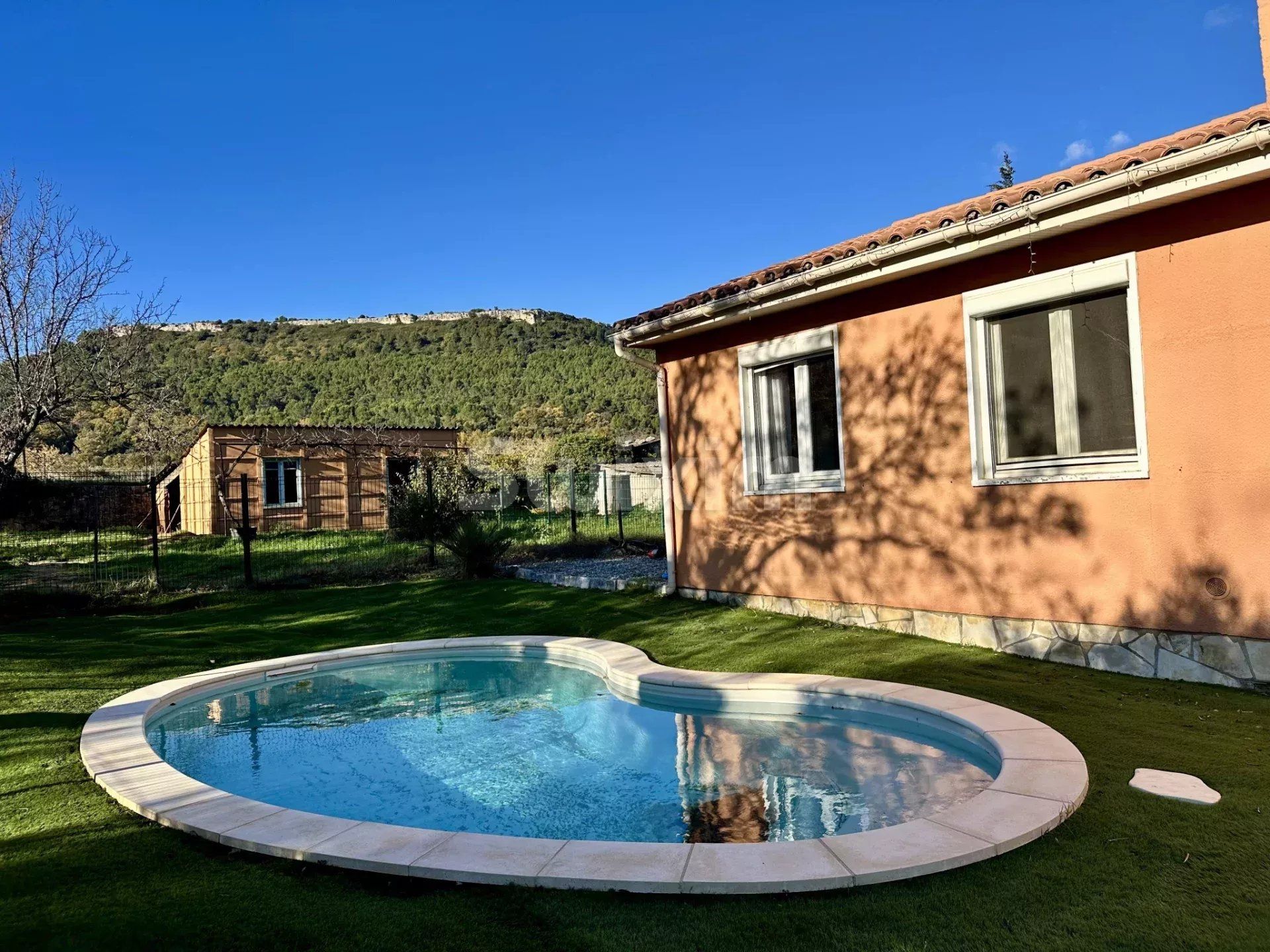 villa 5 Quartos para venda sobre Laudun-l'Ardoise (30290)