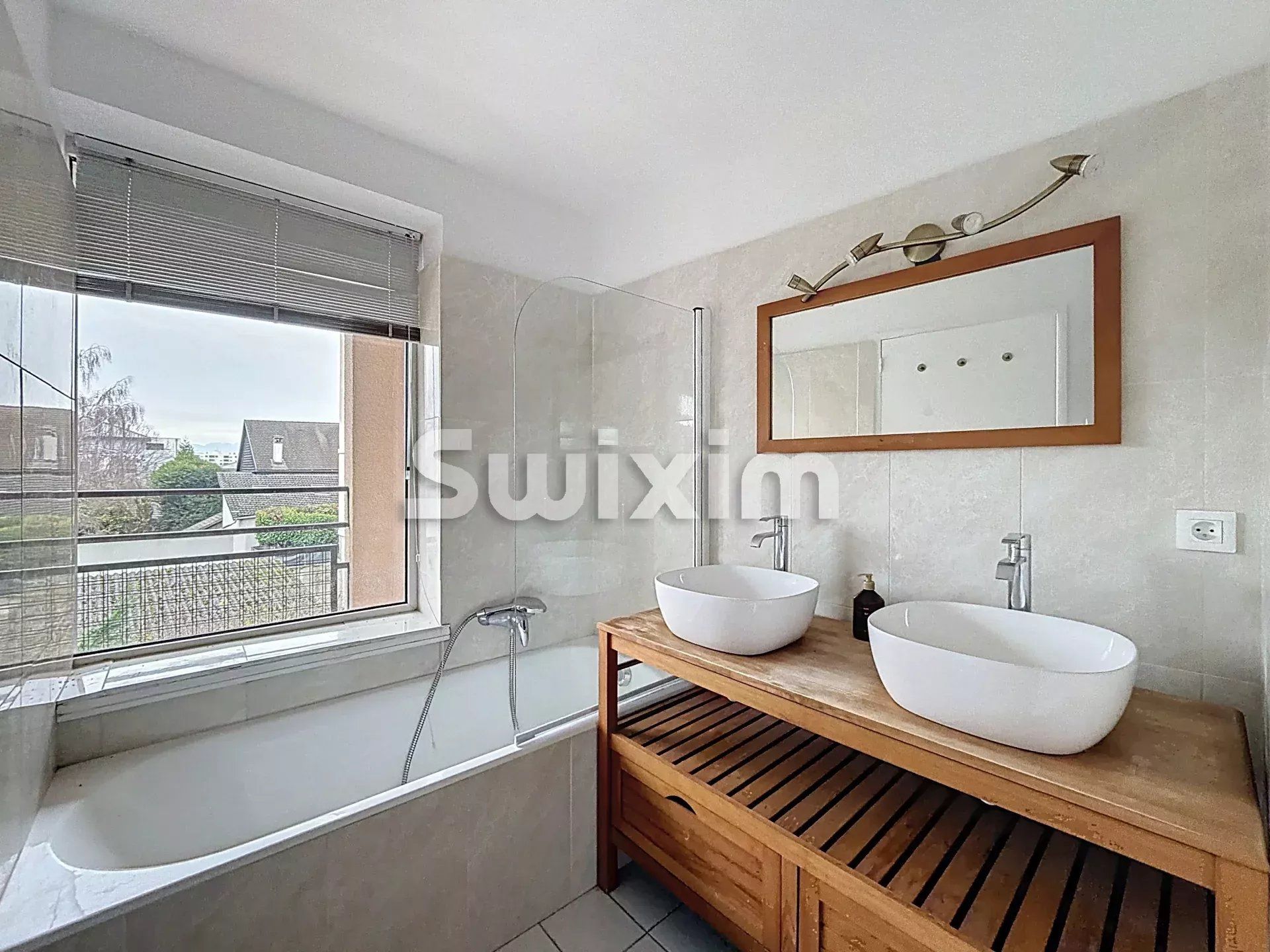 apartment 3 Rooms for sale on Ferney-Voltaire (01210)