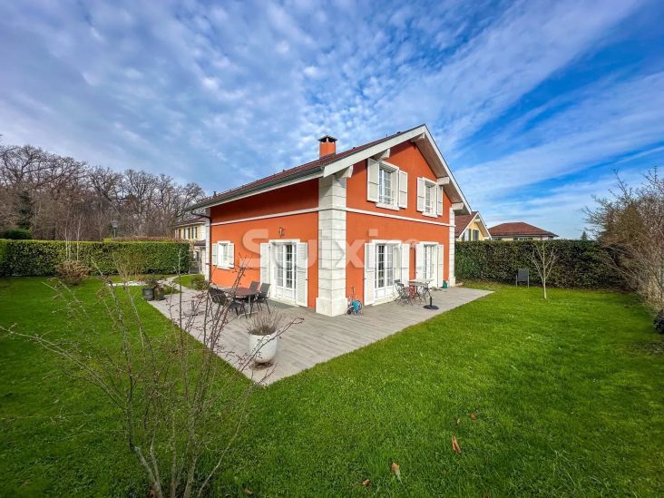 Vente Maison Veyrier 8 Pièces 200 m²