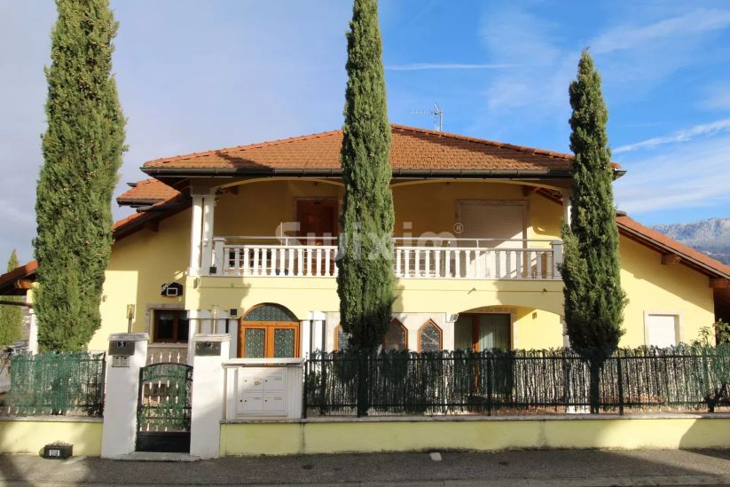 Vendita Proprietà Vétraz-Monthoux 15&nbsp;Camere 366.18&nbsp;m²