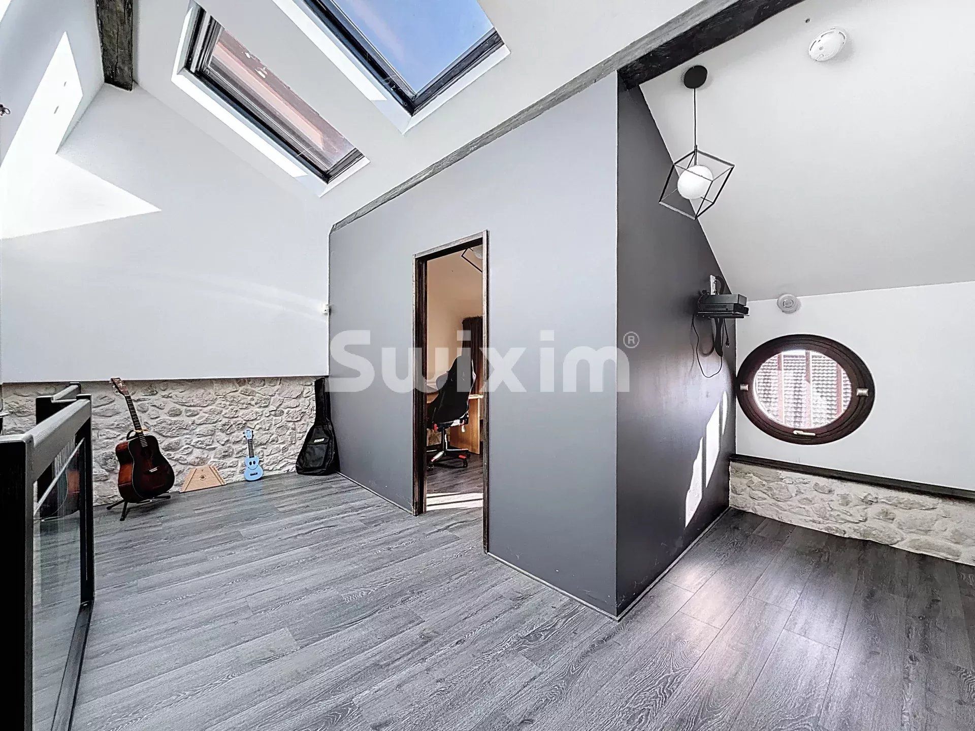 casa 10 Camere in vendita su Péron (01630)