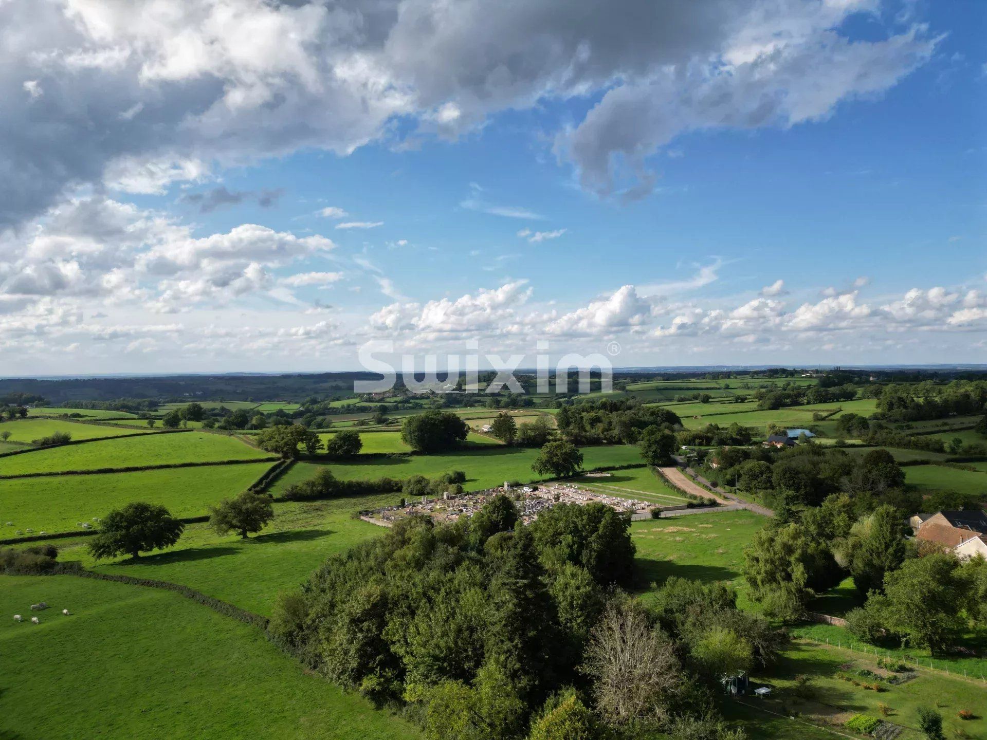 terreno in vendita su Quarré-les-Tombes (89630)