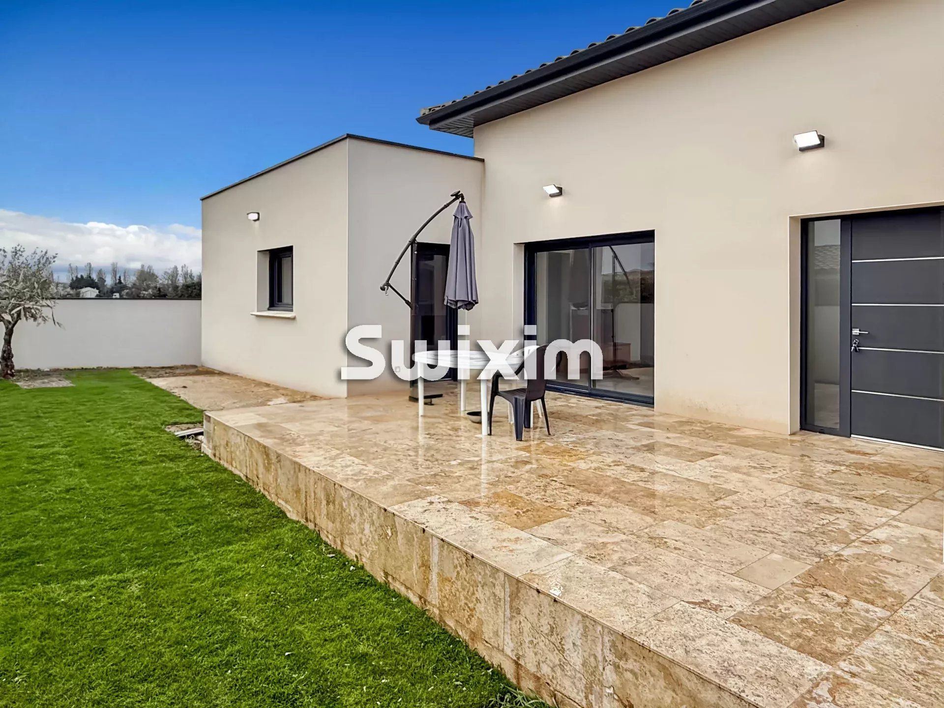 house 5 Rooms for sale on Pierrelatte (26700)