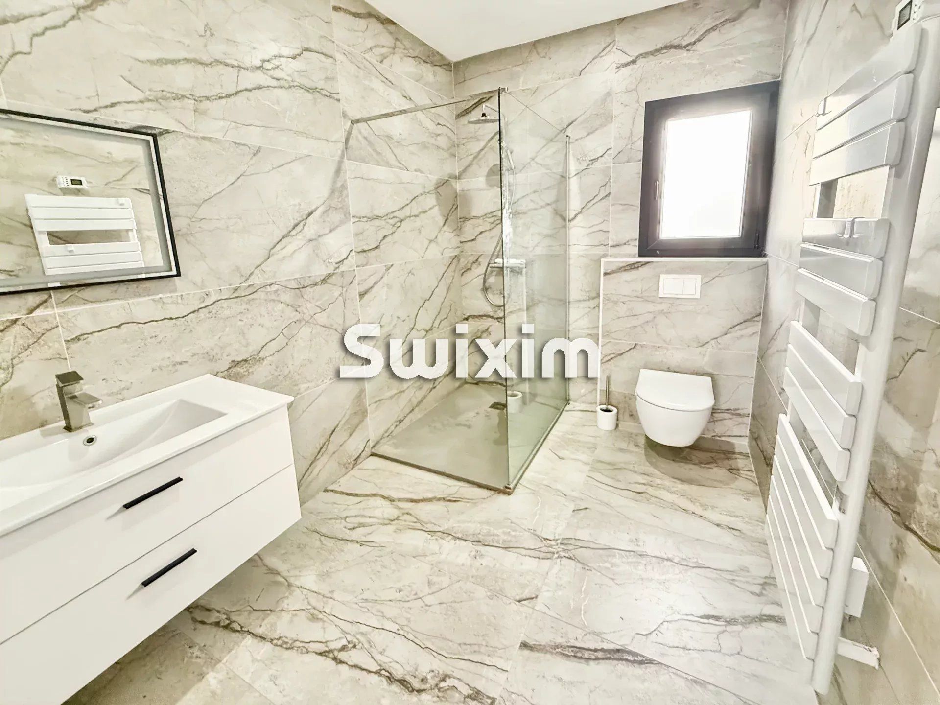 house 5 Rooms for sale on Pierrelatte (26700)