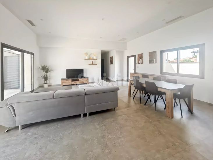 Sale House Pierrelatte 5&nbsp;Rooms 141&nbsp;m²