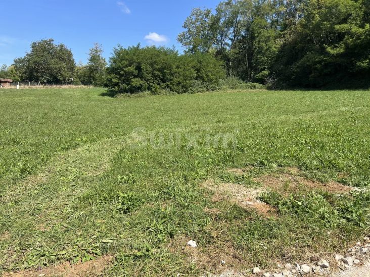 Venda Terreno edificável Lons-le-Saunier 2992 m²