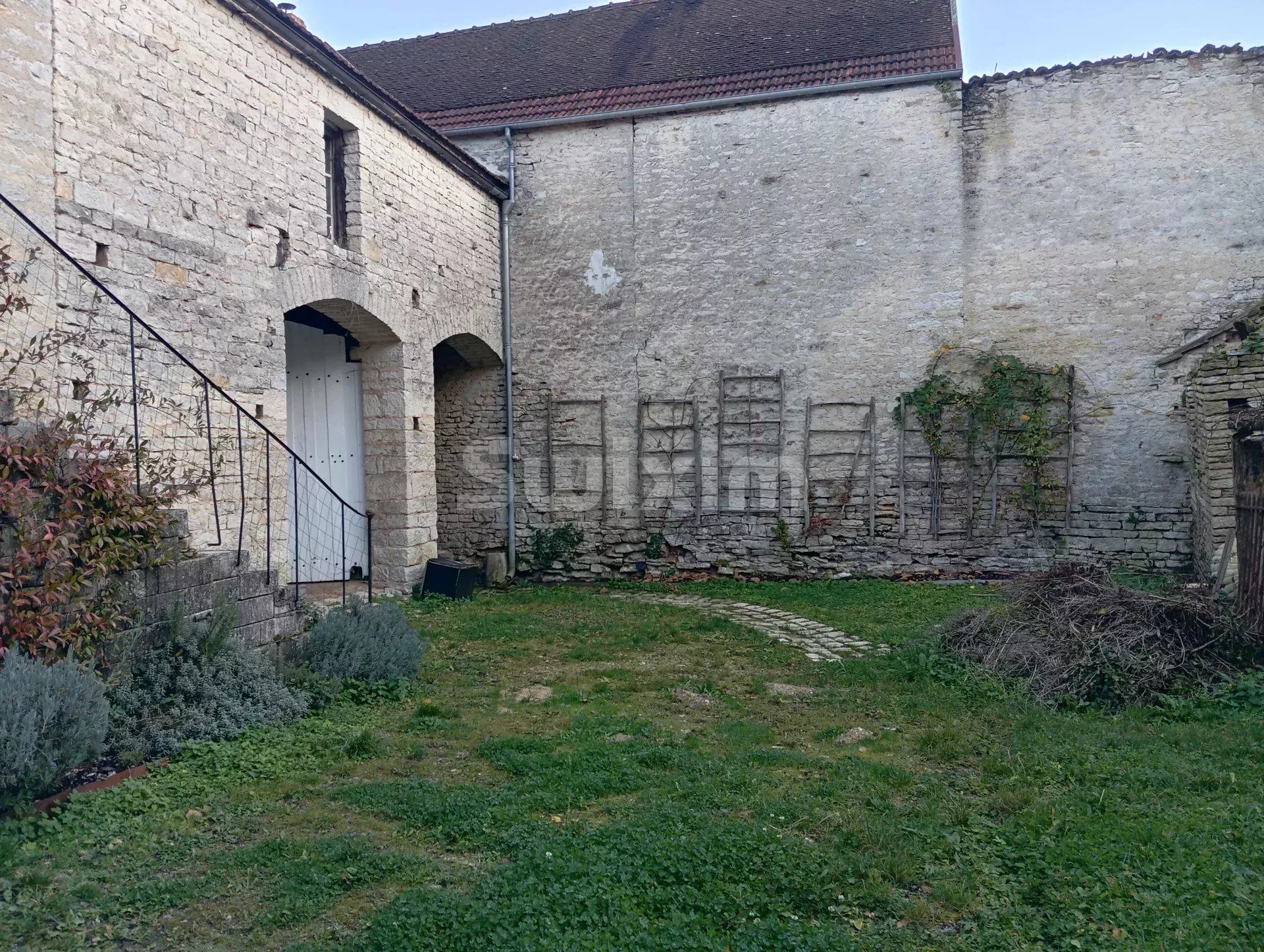 casa 6 Quartos para venda sobre Aisy-sur-Armançon (89390)