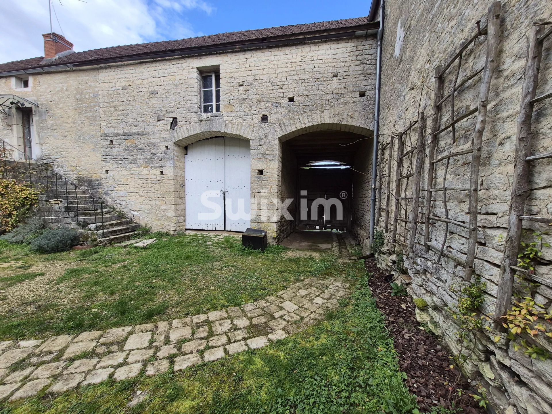 house 6 Rooms for sale on Aisy-sur-Armançon (89390)