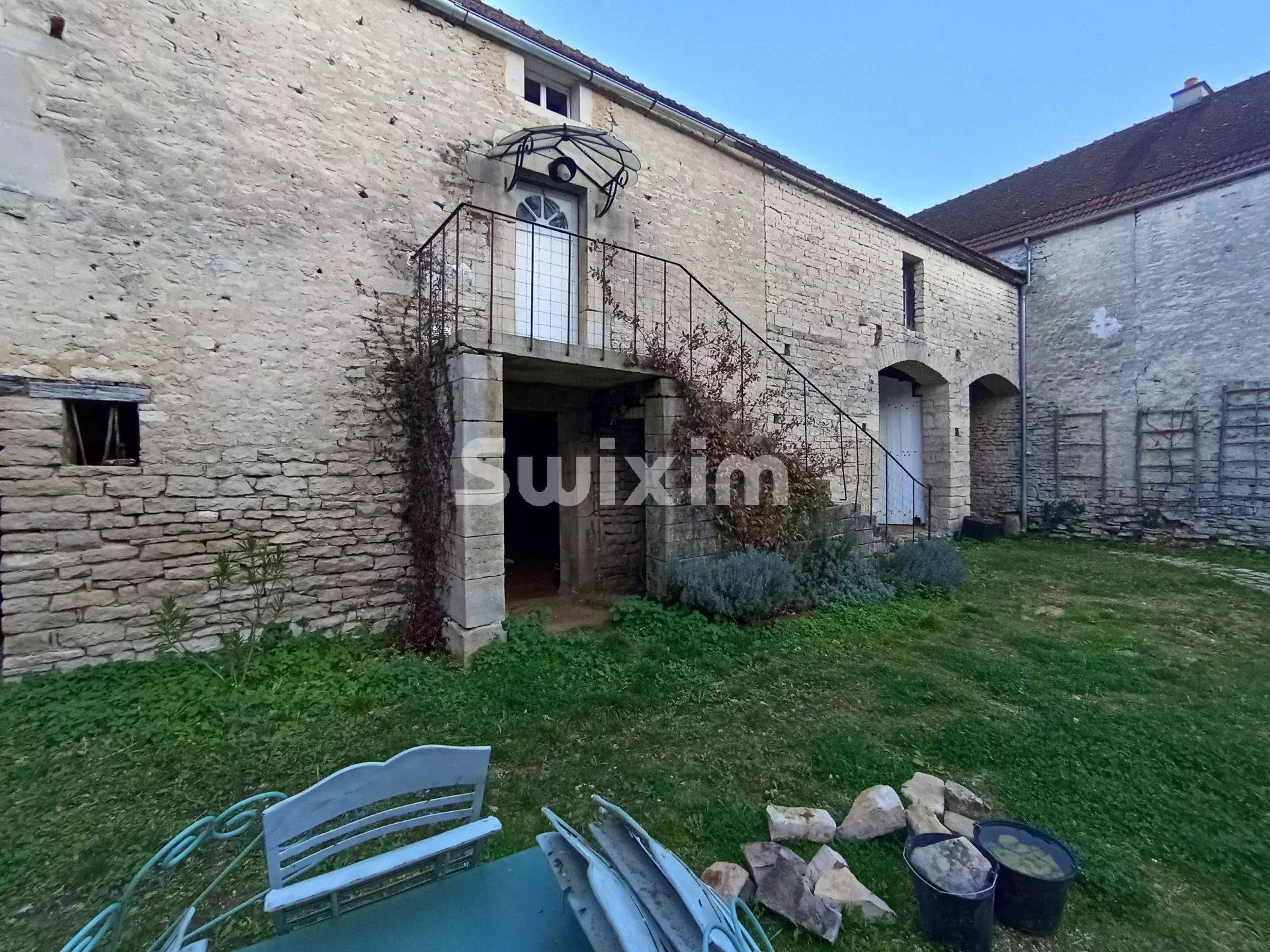 house 6 Rooms for sale on Aisy-sur-Armançon (89390)