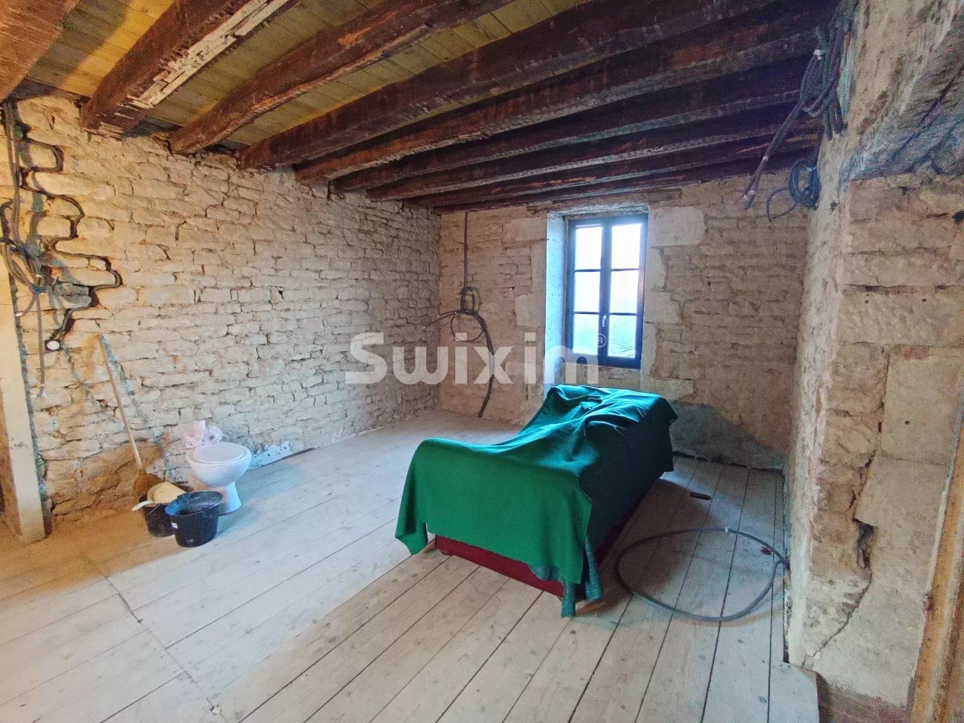 house 6 Rooms for sale on Aisy-sur-Armançon (89390)
