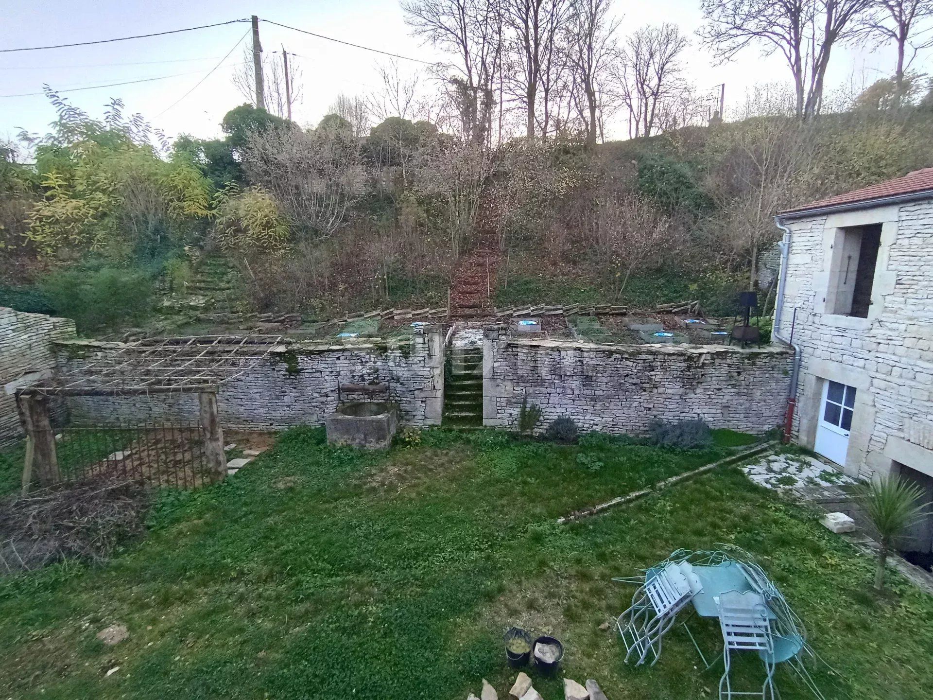house 6 Rooms for sale on Aisy-sur-Armançon (89390)
