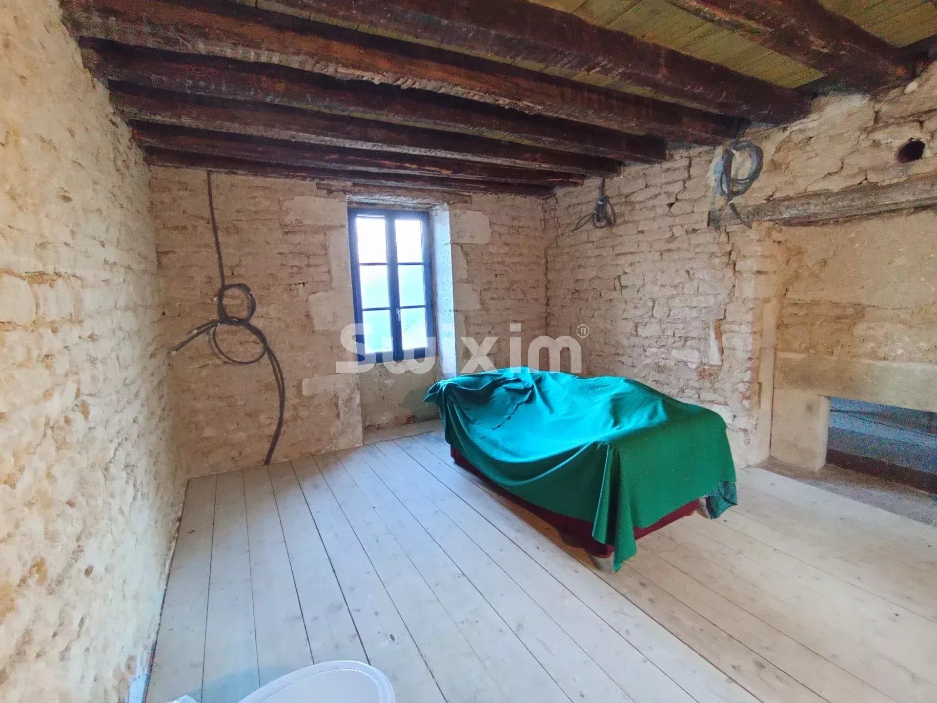 house 6 Rooms for sale on Aisy-sur-Armançon (89390)