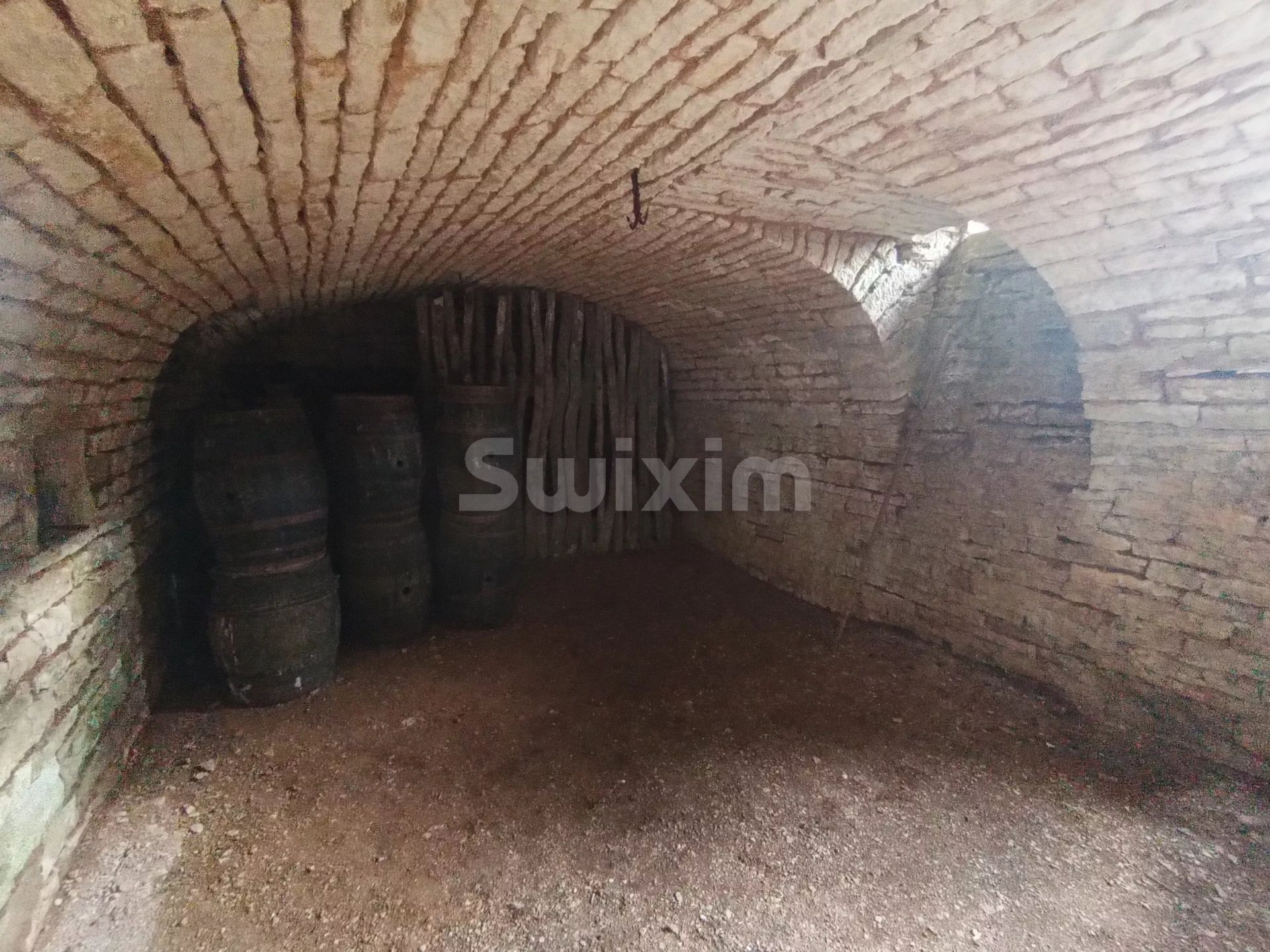 house 6 Rooms for sale on Aisy-sur-Armançon (89390)