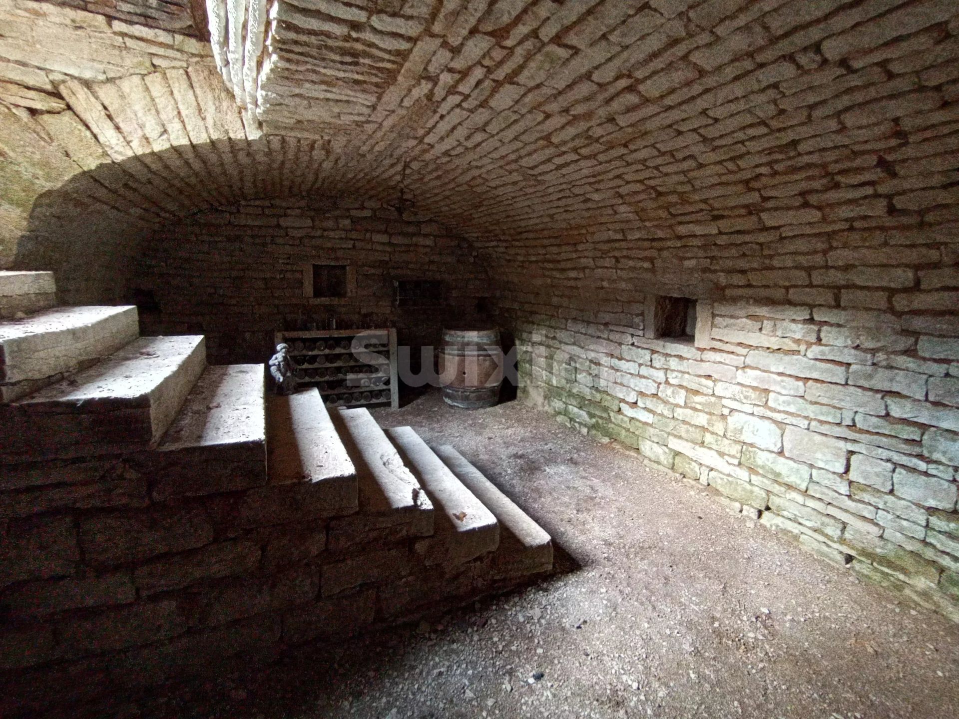 house 6 Rooms for sale on Aisy-sur-Armançon (89390)