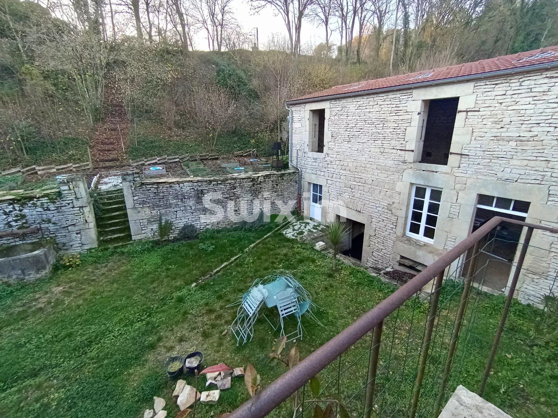 house 6 Rooms for sale on Aisy-sur-Armançon (89390)