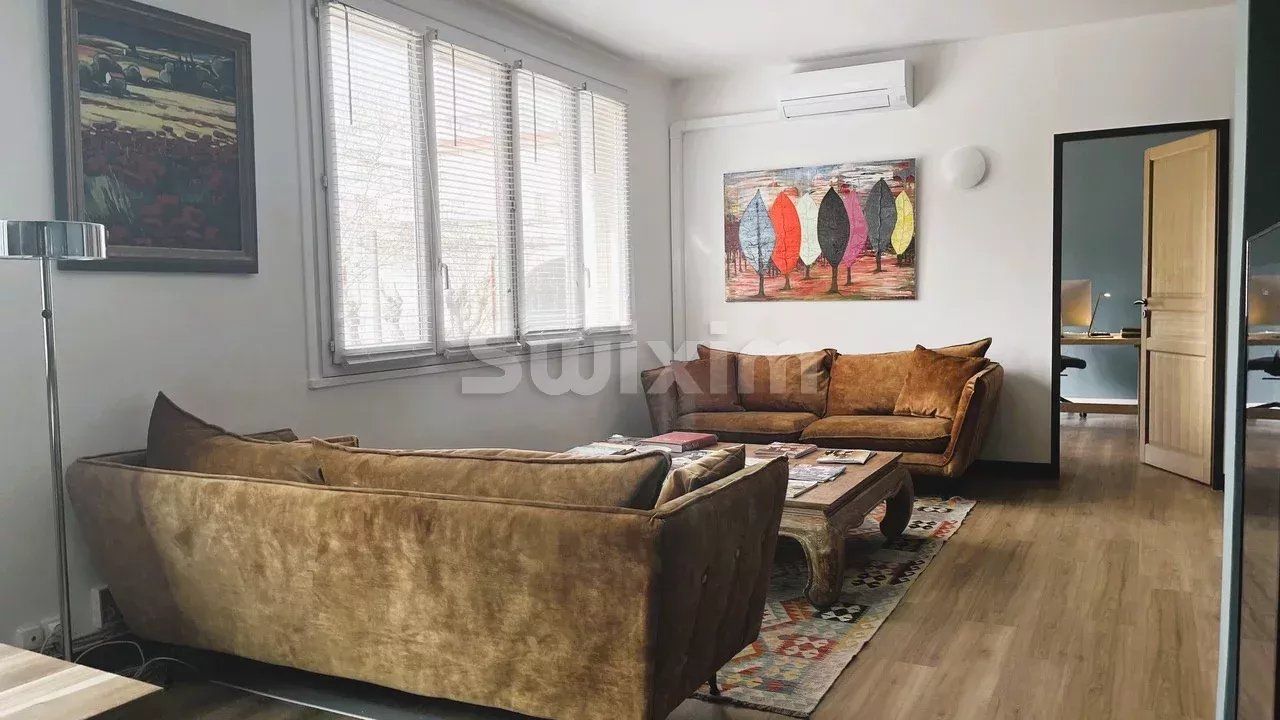 business premises 10 Rooms for sale on Nîmes (30000)