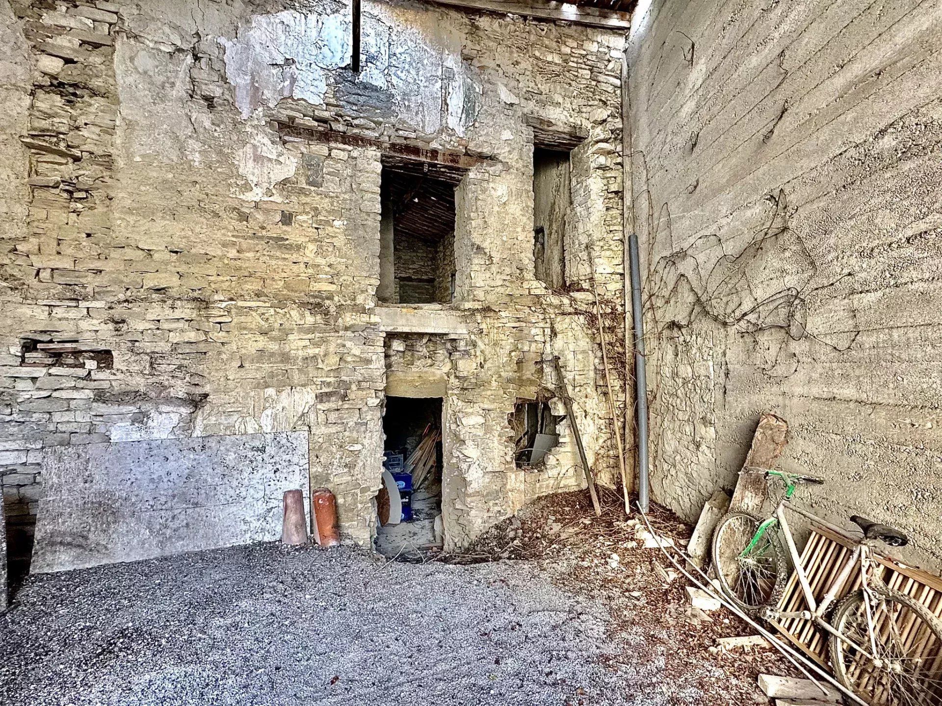 house 3 Rooms for sale on Vézénobres (30360)