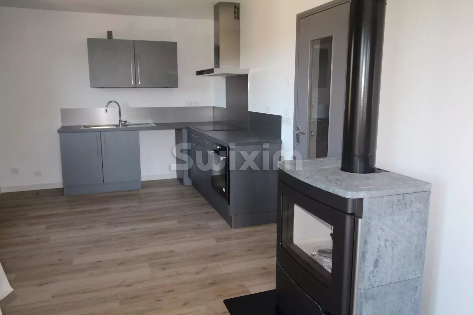 casa 5 Camere in affitto su Saint-Laurent-en-Grandvaux (39150)