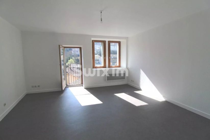 Rental Apartment Saint-Claude 1&nbsp;room 28&nbsp;m²