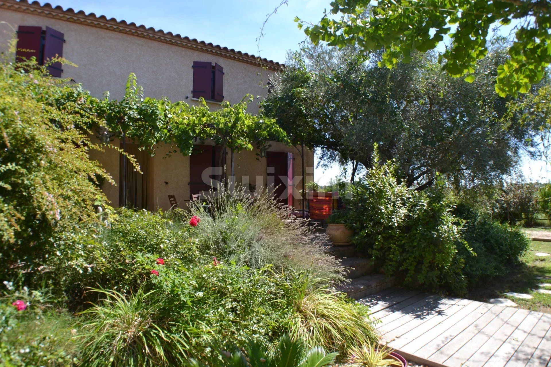 house 10 Rooms for sale on Saint-Laurent-d'Aigouze (30220)