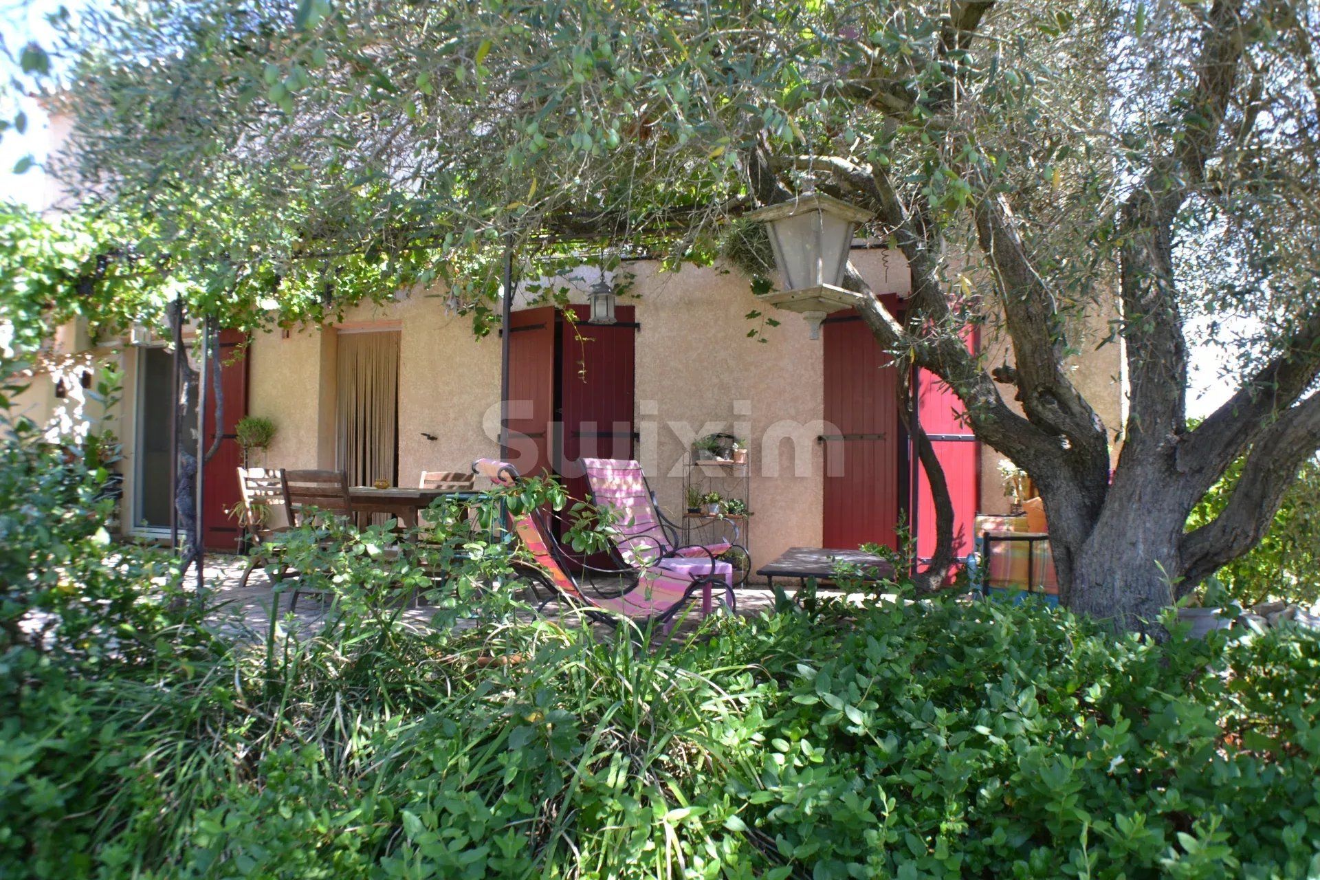 house 10 Rooms for sale on Saint-Laurent-d'Aigouze (30220)