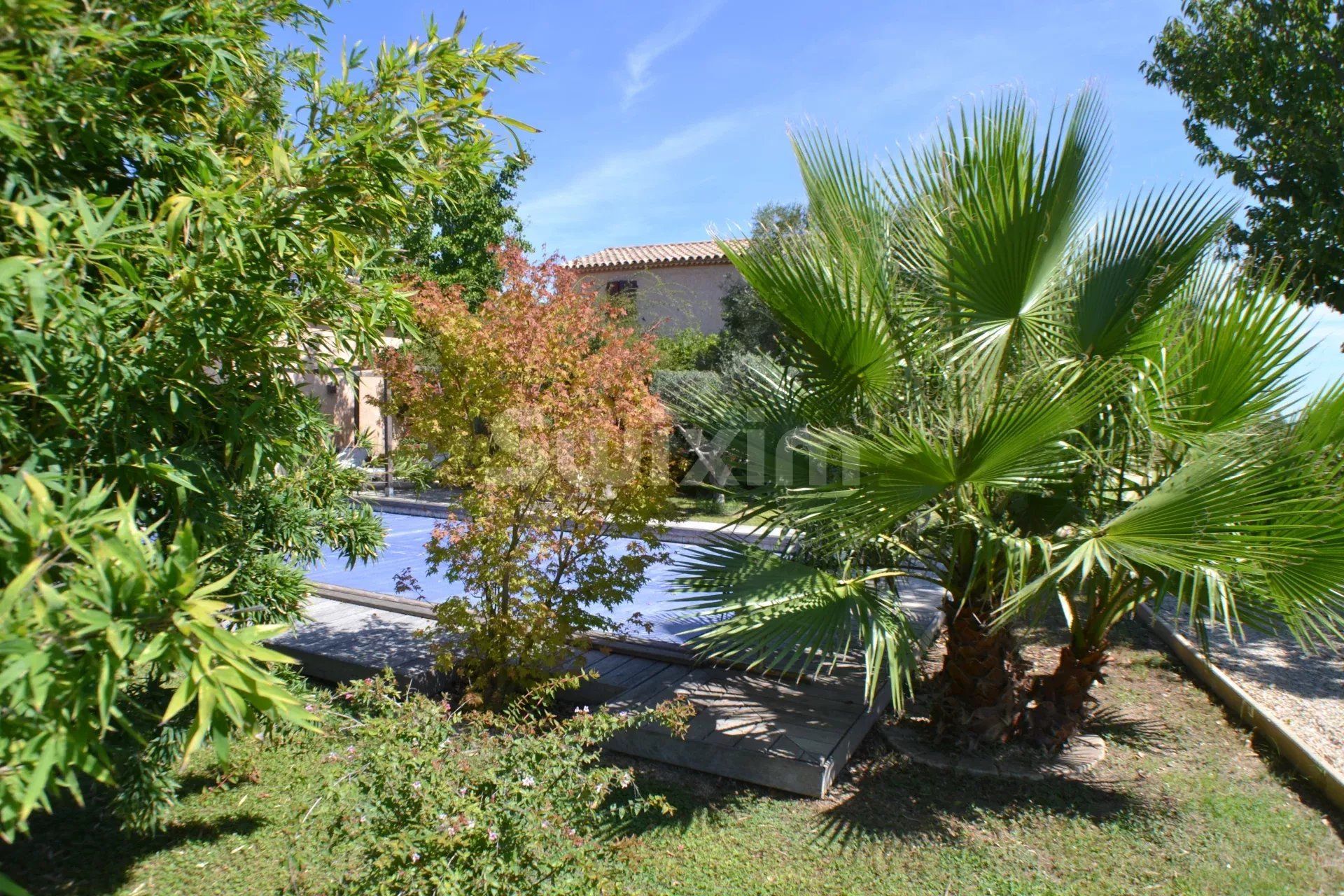 house 10 Rooms for sale on Saint-Laurent-d'Aigouze (30220)