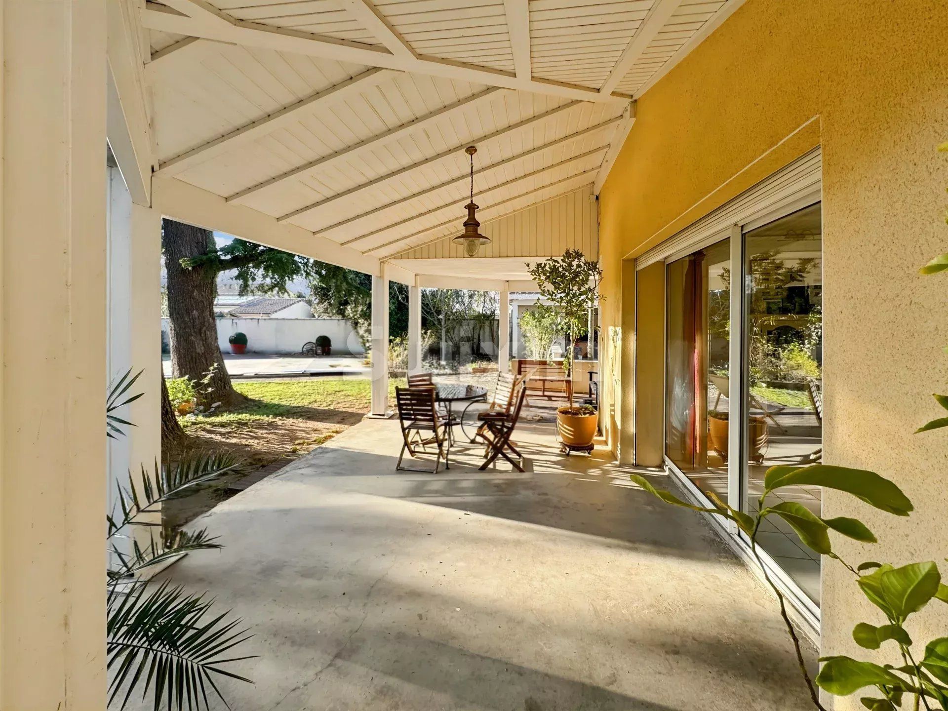 house 8 Rooms for sale on Montélimar (26200)