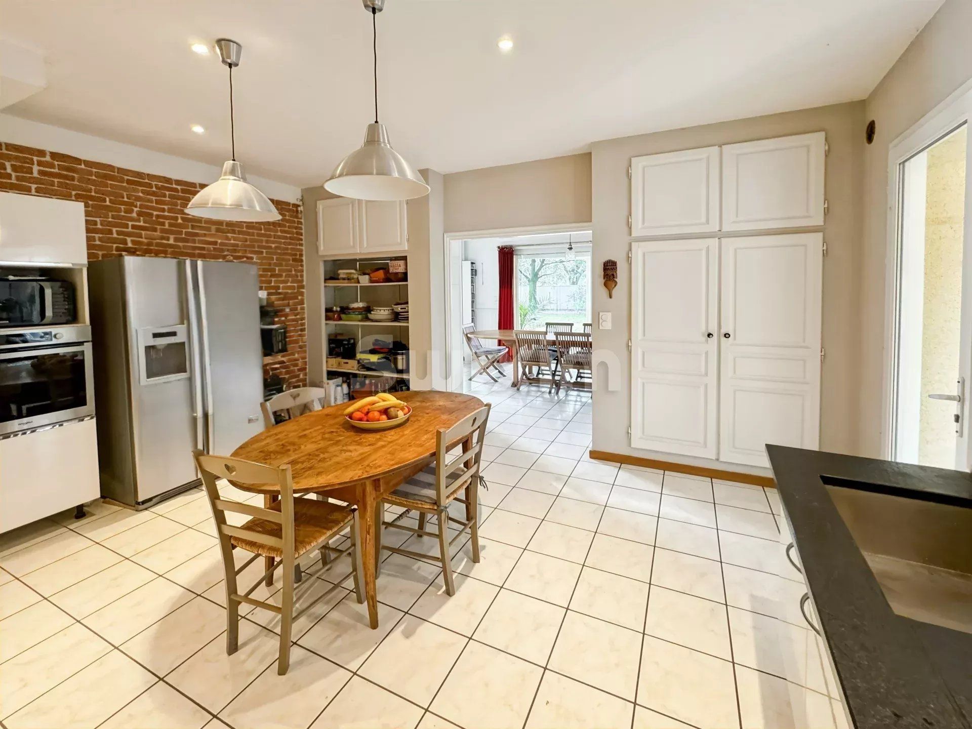 house 8 Rooms for sale on Montélimar (26200)