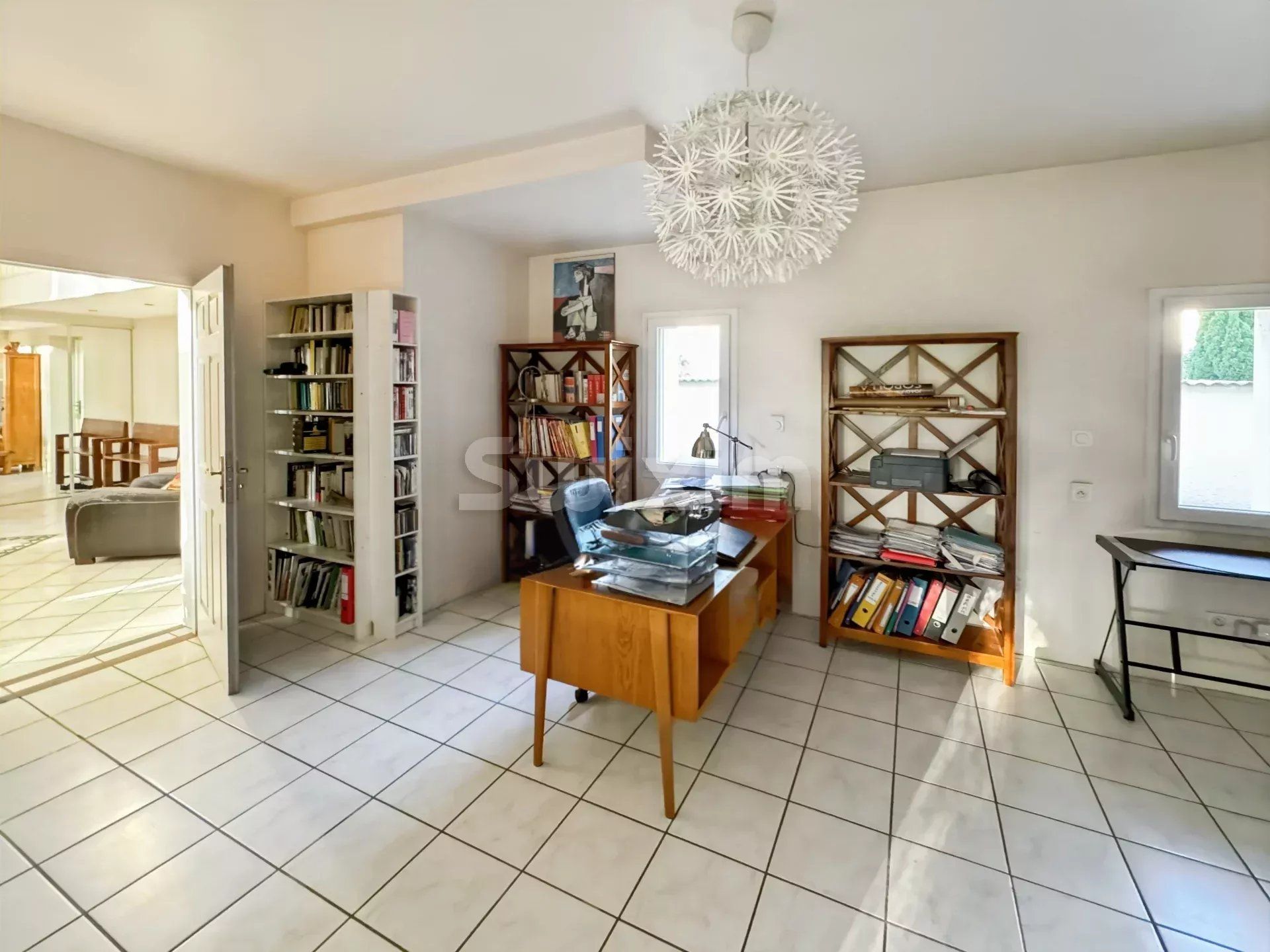house 8 Rooms for sale on Montélimar (26200)