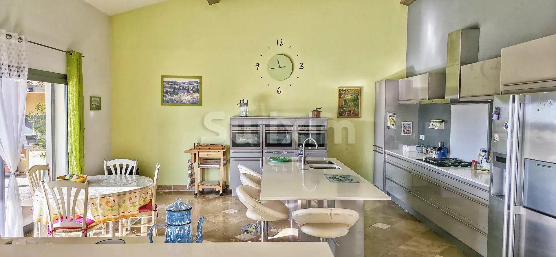 villa 10 Rooms for sale on Suze-la-Rousse (26790)