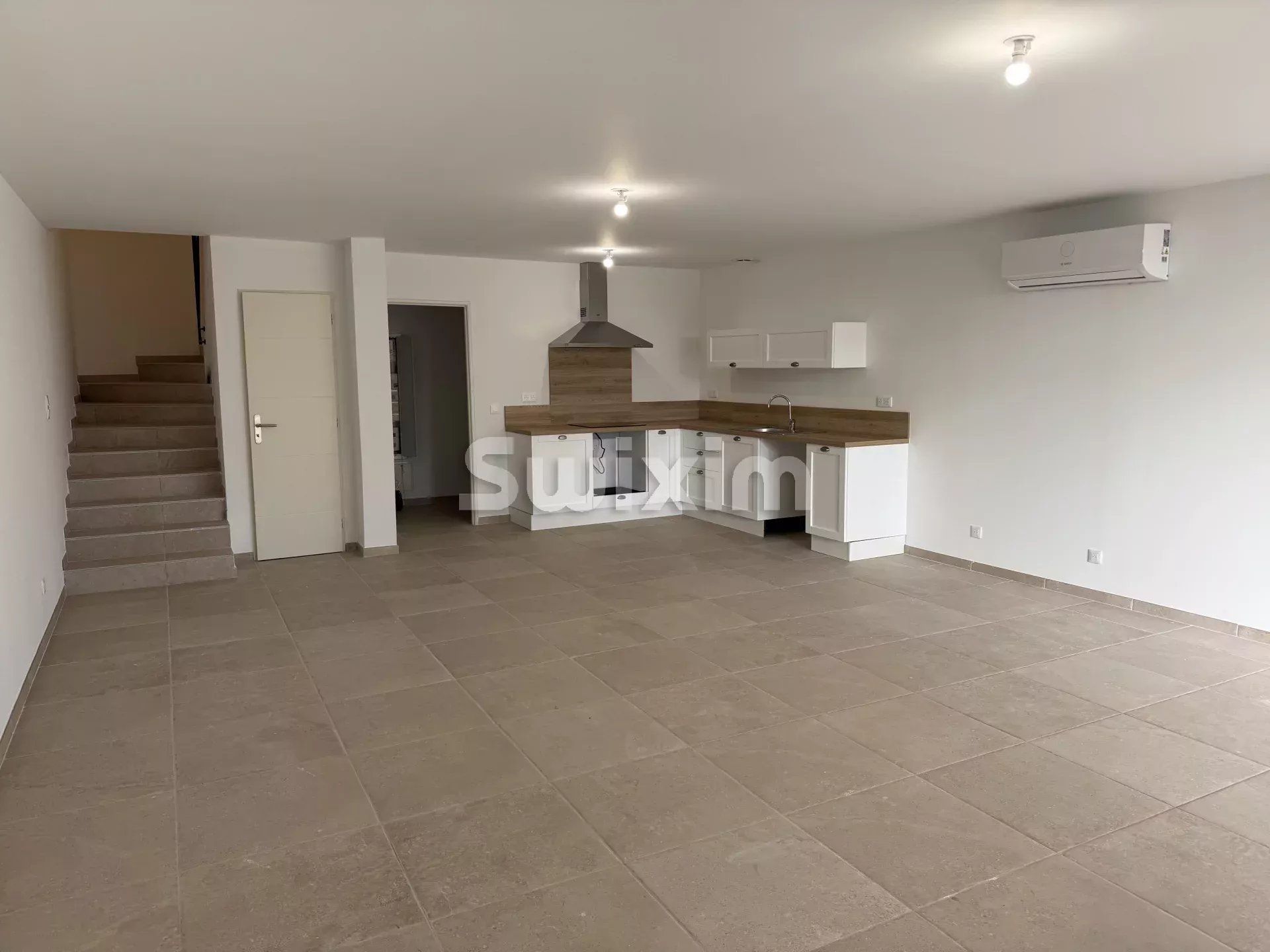 appartamento 4 Camere in affitto su Jonquières (84150)